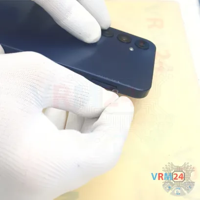 Como desmontar Samsung Galaxy A25 SM-A256 por si mesmo, Passo 2/3