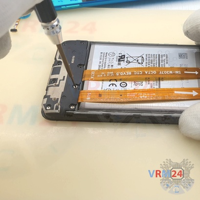Cómo desmontar Samsung Galaxy M21 SM-M215, Paso 8/3