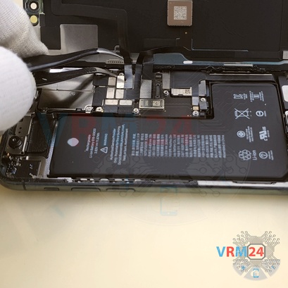 How to disassemble Apple iPhone 11 Pro, Step 7/4