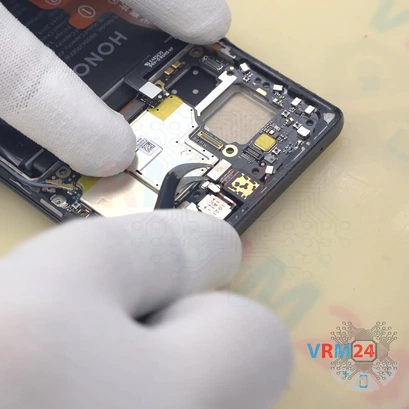 How to disassemble HONOR 70, Step 12/3