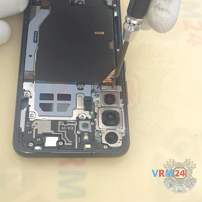 Cómo desmontar Samsung Galaxy S22 SM-S901, Paso 4/3