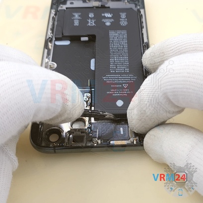Cómo desmontar Apple iPhone 11 Pro, Paso 15/8