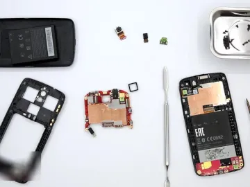 How to disassemble HTC Desire 500
