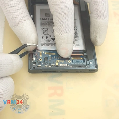 Cómo desmontar Samsung Galaxy S22 Ultra SM-S908, Paso 12/3