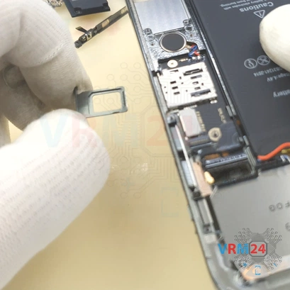 How to disassemble Fake iPhone 13 Pro ver.1, Step 2/4
