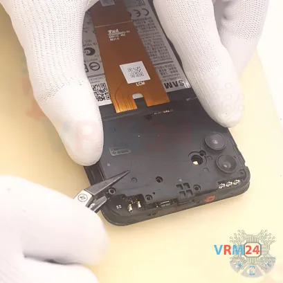 How to disassemble Samsung Galaxy A04 SM-A045, Step 5/3