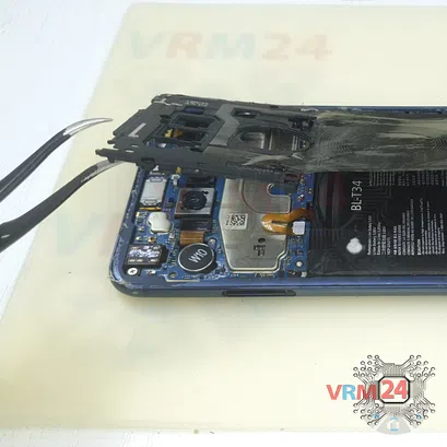 How to disassemble LG V30 Plus US998, Step 5/3