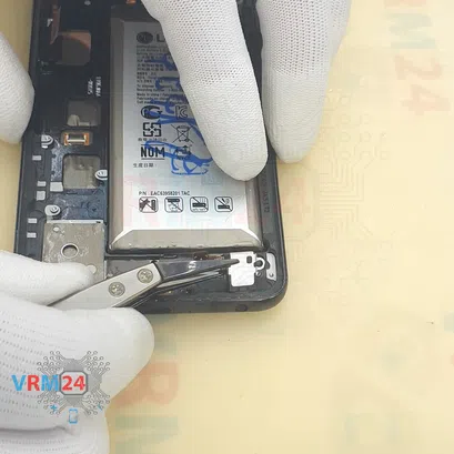 How to disassemble LG V40 ThinQ V405, Step 17/3