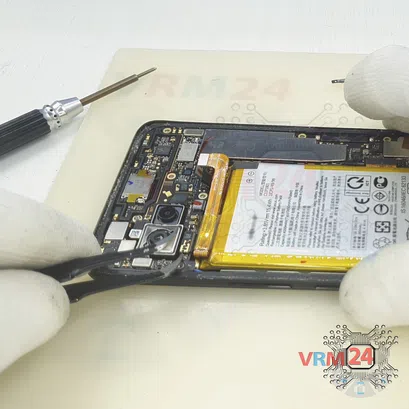 Cómo desmontar Asus ROG Phone ZS600KL, Paso 18/3