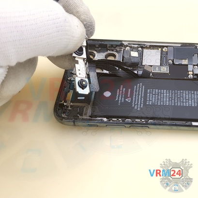 How to disassemble Apple iPhone 11 Pro, Step 10/4