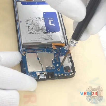 How to disassemble Samsung Galaxy A16 SM-A166, Step 18/3
