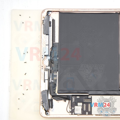 How to disassemble Apple iPad 9.7'' (6th generation), Step 10/2