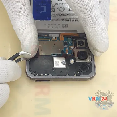 How to disassemble Samsung Galaxy S23 FE SM-S711, Step 14/3