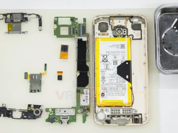 How to disassemble Motorola Moto Z2 Play XT1710