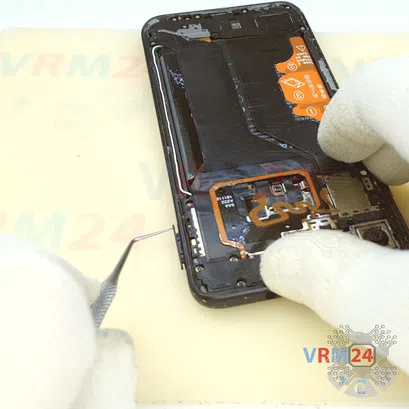 How to disassemble Huawei Honor View 20, Step 2/3
