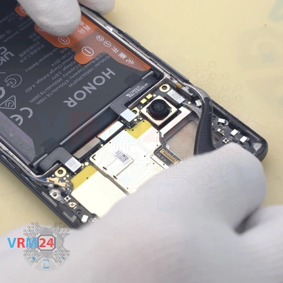 How to disassemble HONOR 70, Step 11/4