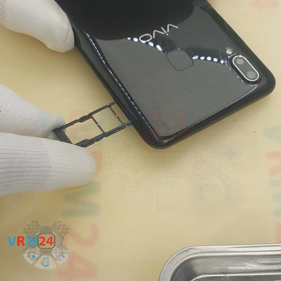 How to disassemble vivo Y93, Step 2/4
