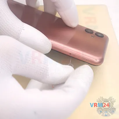 How to disassemble Samsung Galaxy A04 SM-A045, Step 2/3