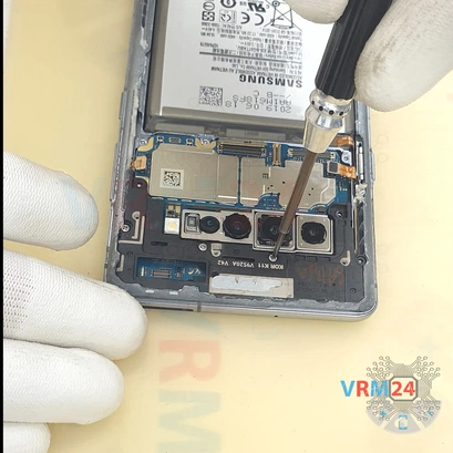 How to disassemble Samsung Galaxy S10 5G SM-G977, Step 14/3