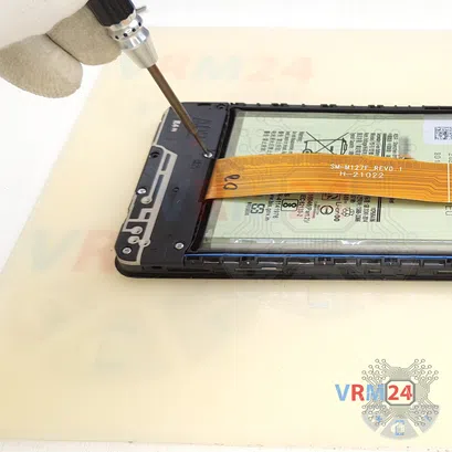 How to disassemble Samsung Galaxy A02 SM-A022, Step 7/3