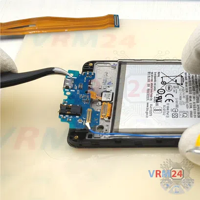 How to disassemble Samsung Galaxy A32 SM-A325, Step 10/3