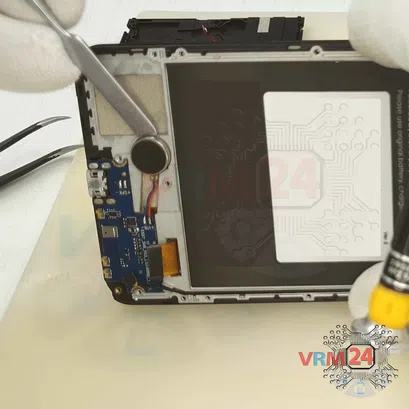 How to disassemble LEAGOO M13, Step 12/3