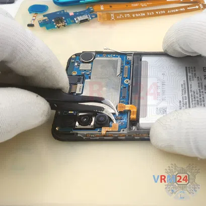 Cómo desmontar Samsung Galaxy M21 SM-M215, Paso 14/4