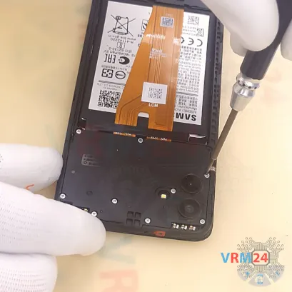 How to disassemble Samsung Galaxy A04 SM-A045, Step 4/3