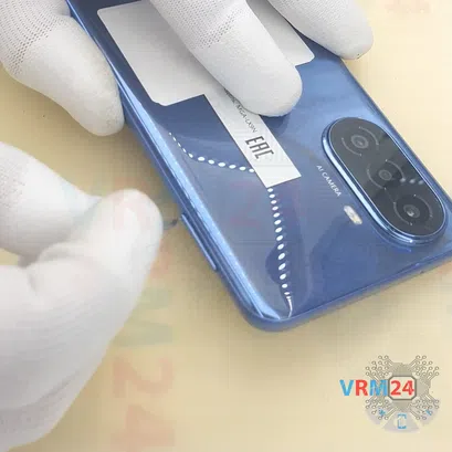 How to disassemble Huawei Nova Y70, Step 2/3