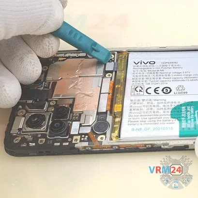 Cómo desmontar vivo V21e, Paso 8/2