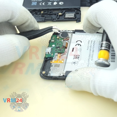 How to disassemble Nokia C20 TA-1352, Step 8/3