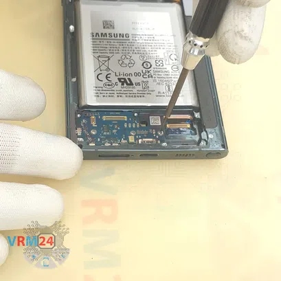 Cómo desmontar Samsung Galaxy S22 Ultra SM-S908, Paso 11/3