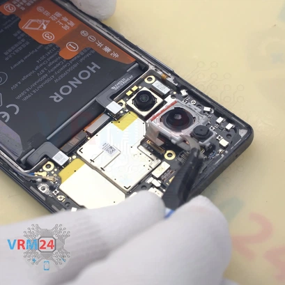 How to disassemble HONOR 70, Step 11/3