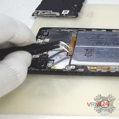 How to disassemble Sony Xperia L3, Step 6/3