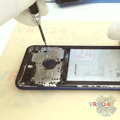 How to disassemble Lenovo K5 play, Step 4/3