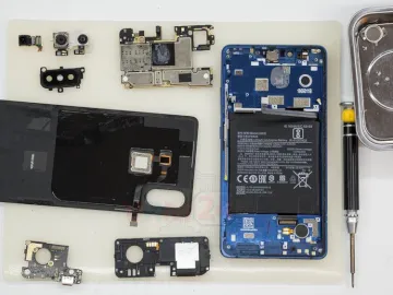 How to disassemble Xiaomi Mi 8 SE