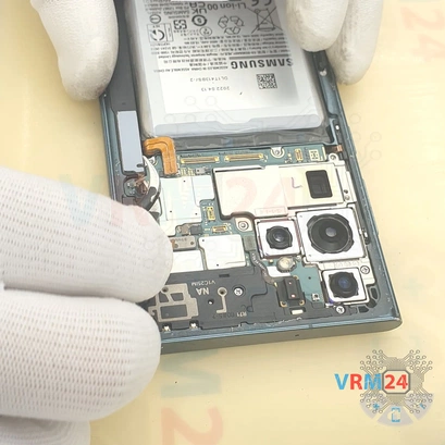 Cómo desmontar Samsung Galaxy S22 Ultra SM-S908, Paso 15/2