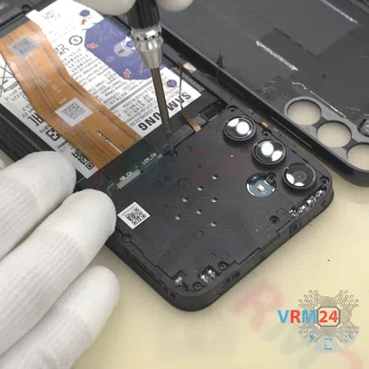 How to disassemble Samsung Galaxy A14 SM-A145, Step 4/4