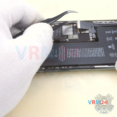 How to disassemble Apple iPhone 11 Pro, Step 12/4