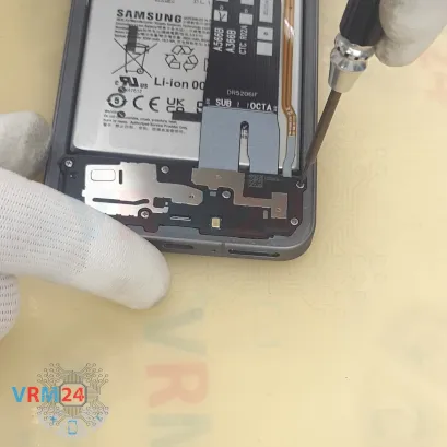 Как разобрать Samsung Galaxy A56 SM-A566, Шаг 8/3