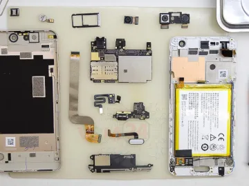 How to disassemble ZTE Blade V8