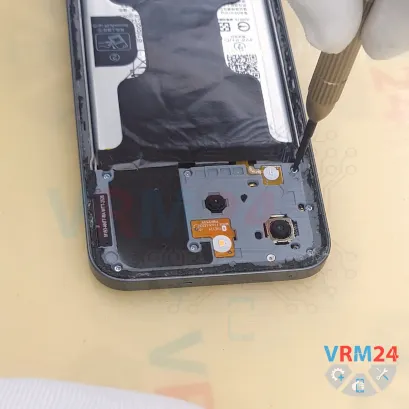 How to disassemble Realme 15T, Step 4/3