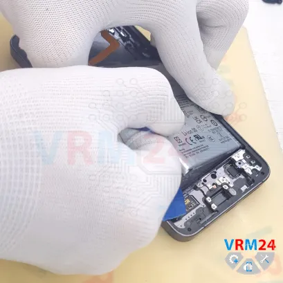 How to disassemble Samsung Galaxy S24+ SM-S921, Step 18/4