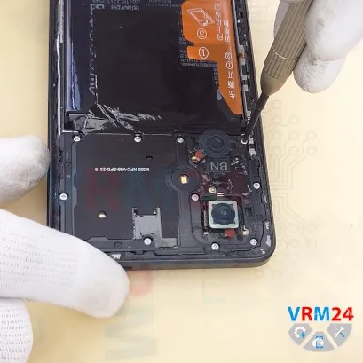 How to disassemble Huawei Nova 11i, Step 4/3