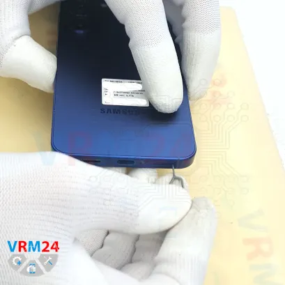 How to disassemble Samsung Galaxy S25 SM-S931, Step 2/3