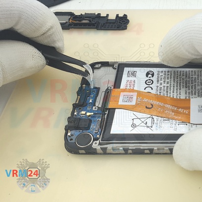 How to disassemble Samsung Galaxy A02s SM-A025, Step 10/3