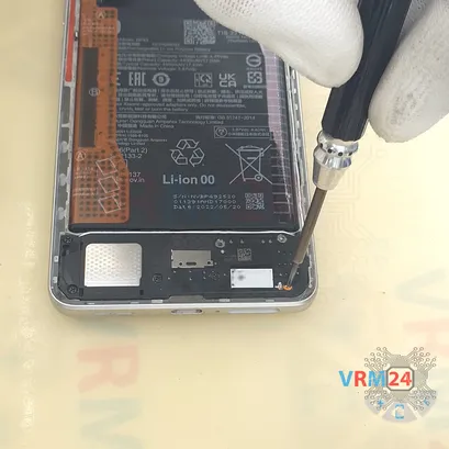 How to disassemble Xiaomi POCO F4, Step 8/3