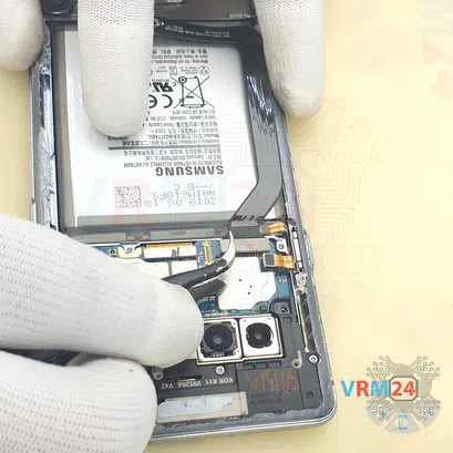 Cómo desmontar Samsung Galaxy S10 5G SM-G977, Paso 10/3