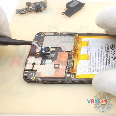 Como desmontar Asus ZenFone 4 Selfie Pro ZD552KL por si mesmo, Passo 11/3