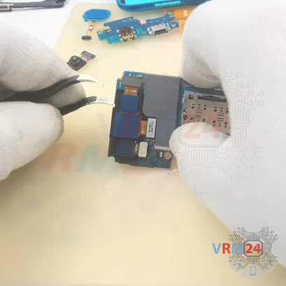 How to disassemble Samsung Galaxy M21 SM-M215, Step 17/3